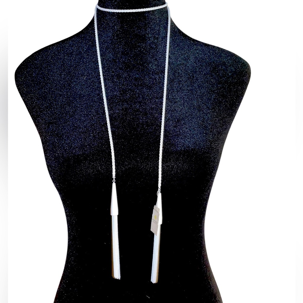 NWT KENDRA SCOTT NECKLACE
